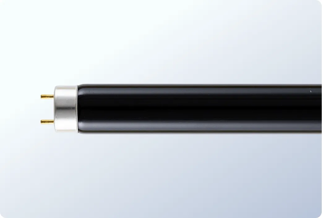 F10T8BLB 352nm